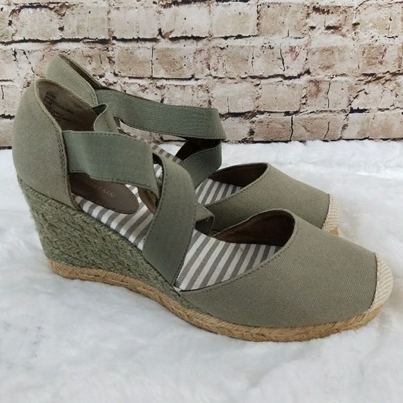 white mountain espadrille wedges